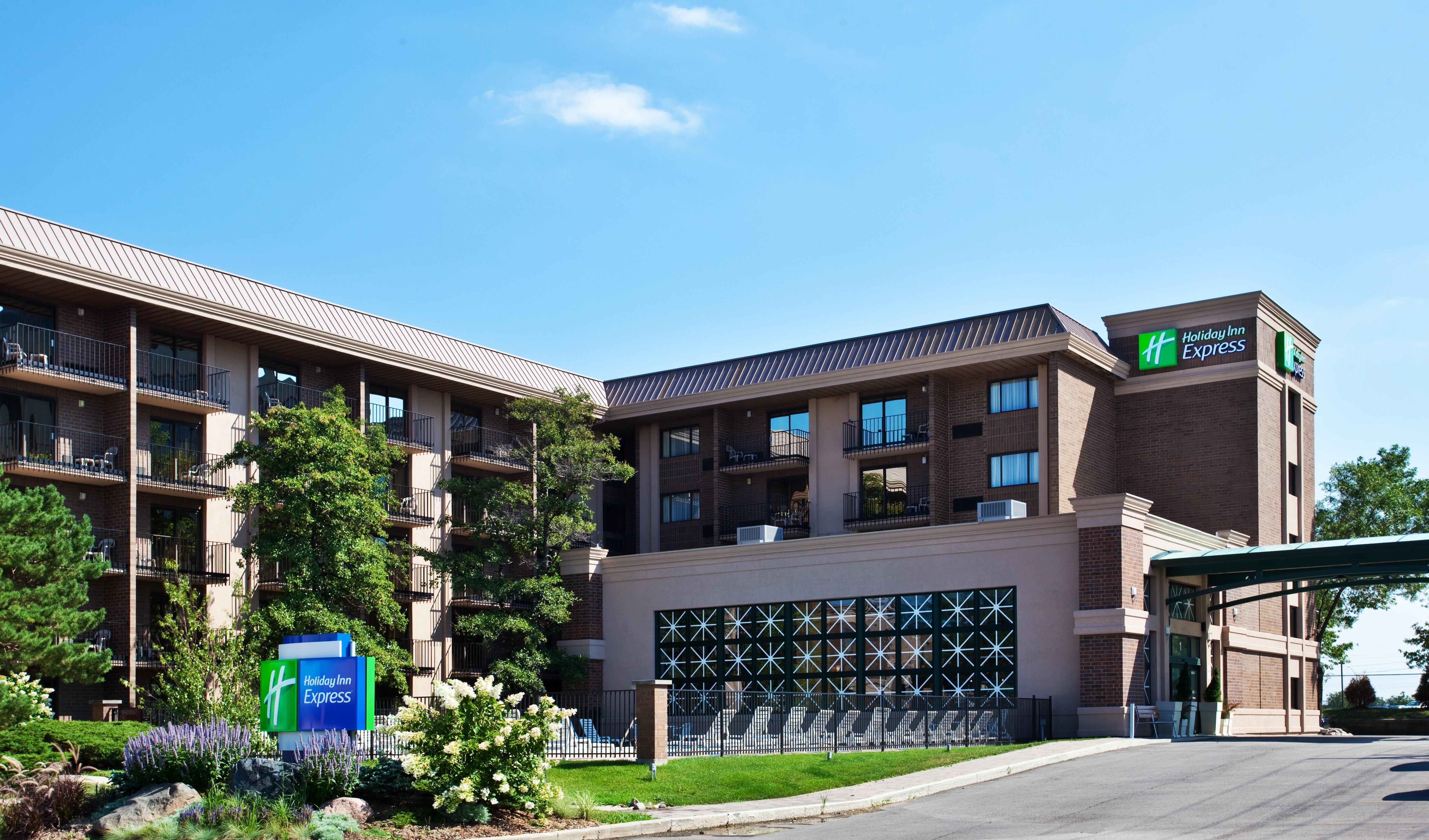 Holiday Inn Express Schaumburg-Rolling Meadows By Ihg Exterior foto