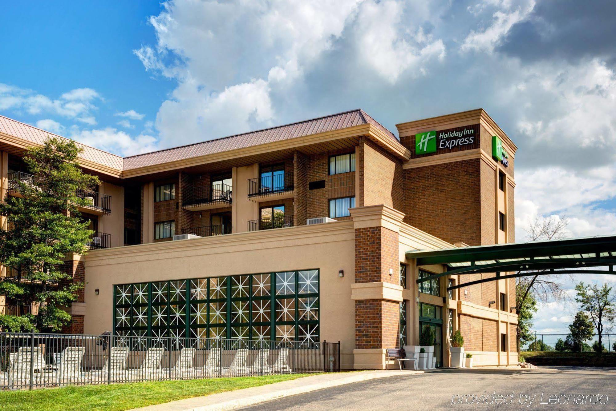 Holiday Inn Express Schaumburg-Rolling Meadows By Ihg Exterior foto
